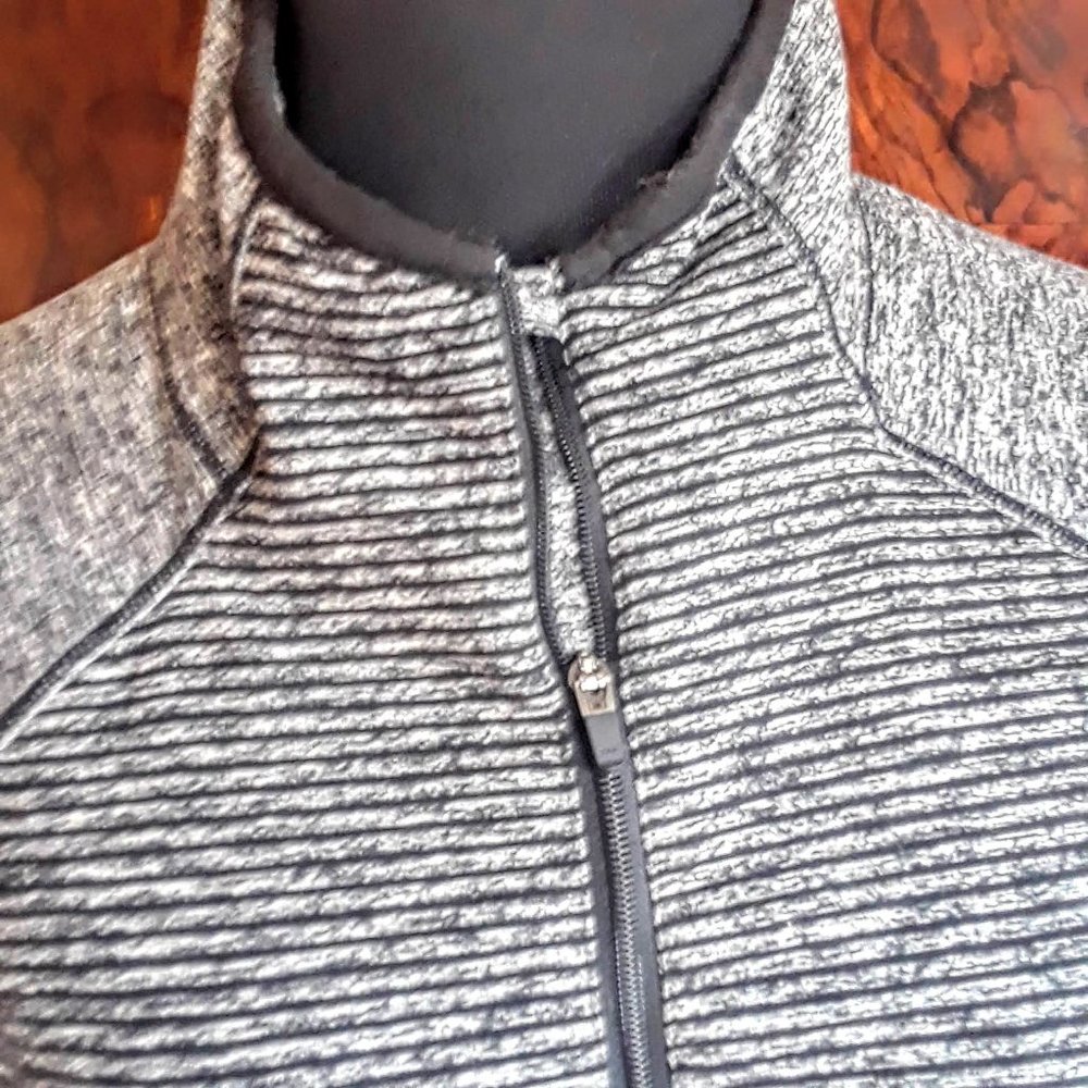 L.L. Bean Essential Performance Size L - image 3